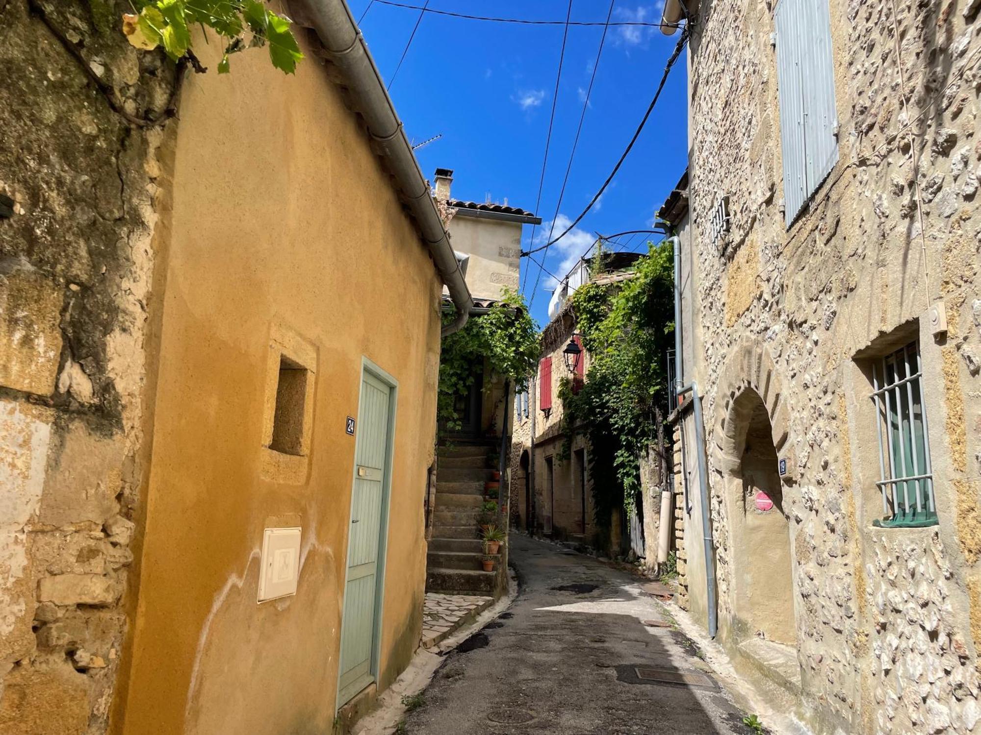 Charmante Maison De Village Collias Exterior photo